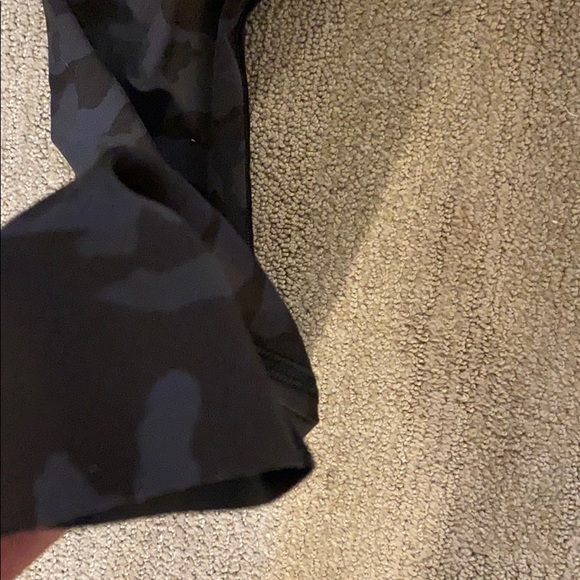 lululemon size 8 fast and free camo leggings 31” - Picture 5 of 6